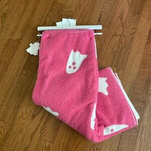 Viral Cupcakes with Cashmere Hot Pink Pastel Ghost Throw Blanket